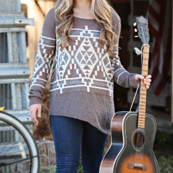 Assymetrical Aztec Sweater - Picture 1 of 3